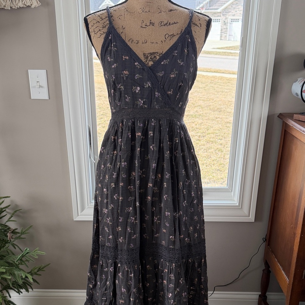 American Eagle  Charcoal Floral Midi Dress